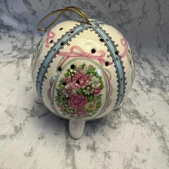 Vintage Porcelain Pomander Pink Blue Floral Bow Lave Trim Hanging Round Footed - Picture 2 of 5